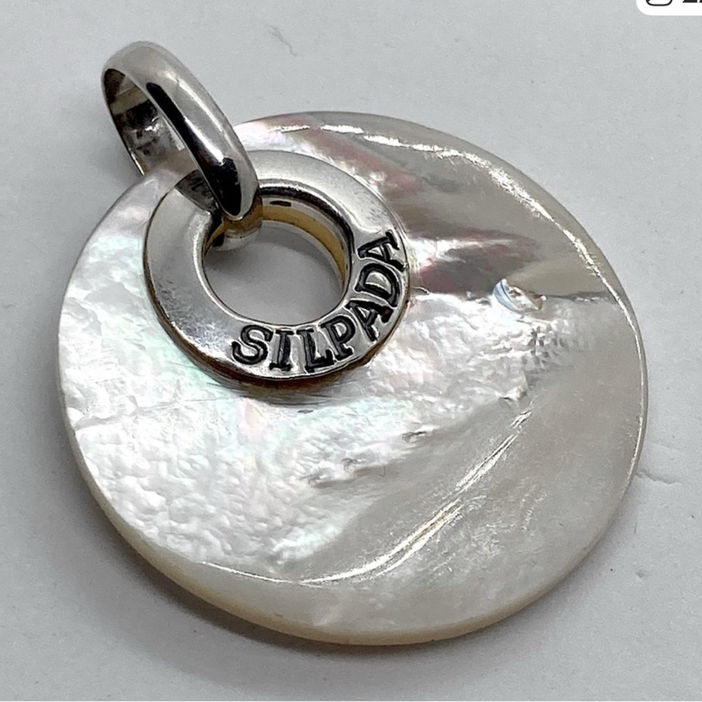 Silpada 925 Sterling Silver circle Mop Mother of Pearl Pendant S1693 1.8” x 1.7”